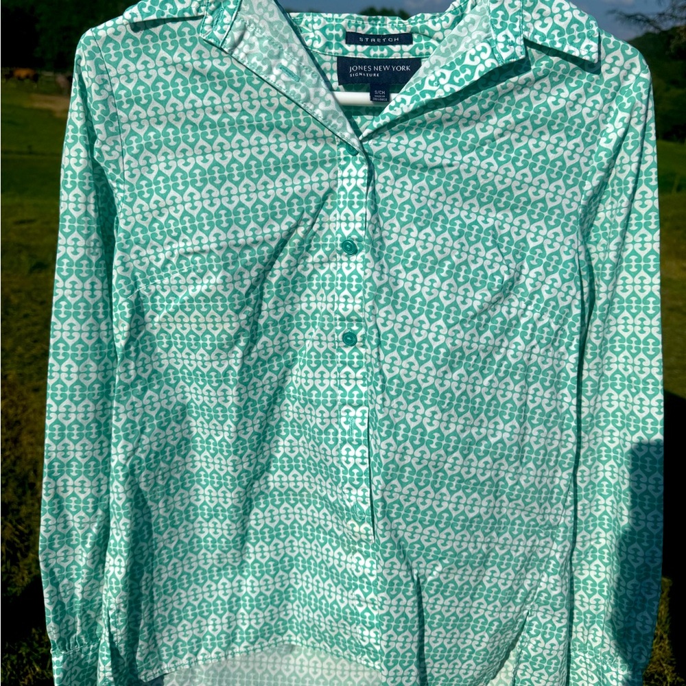 Green and White Patterned Button-Up Shirt